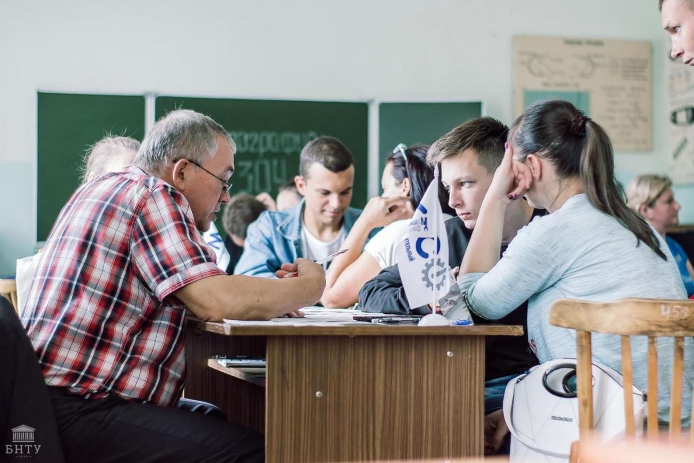 Отвечаем на вопросы абитуриентов. Проходные баллы, поступление после филиала БНТУ и информация для иностранных граждан